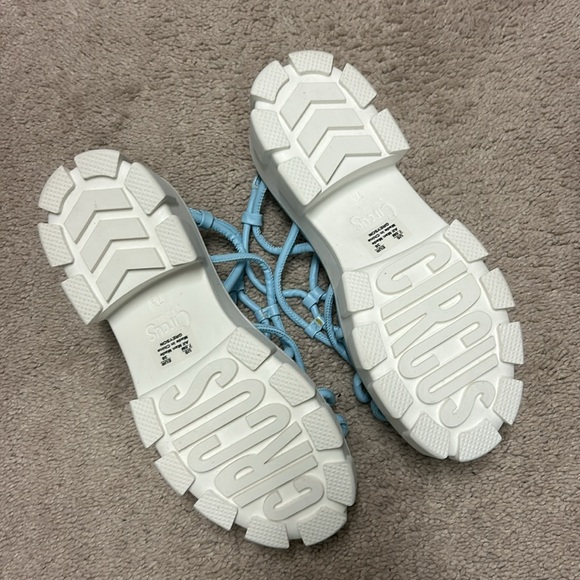 Circus NY platform slides - Picture 3 of 4